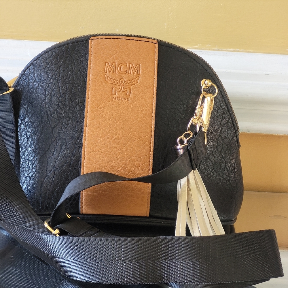 MCM pouch converted in to shoulder bag or cross body - Picture 8 of 16